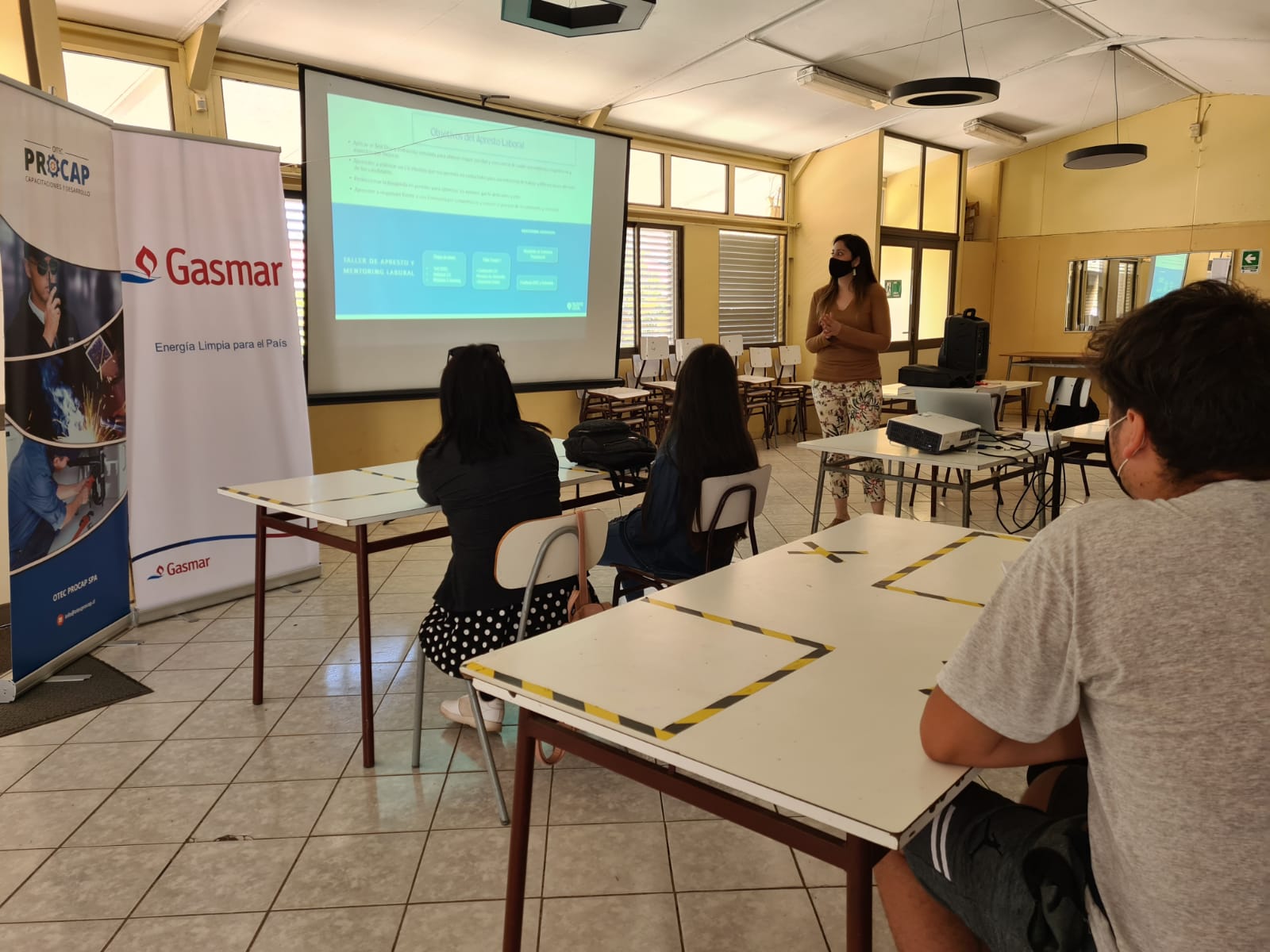 Gasmar y Colegio Sargento Aldea impulsan curso de formación de guardias de seguridad para vecinos de Puchuncaví
