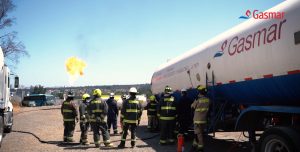 Bomberos realiza simulacro en planta de Gasmar en Quintero