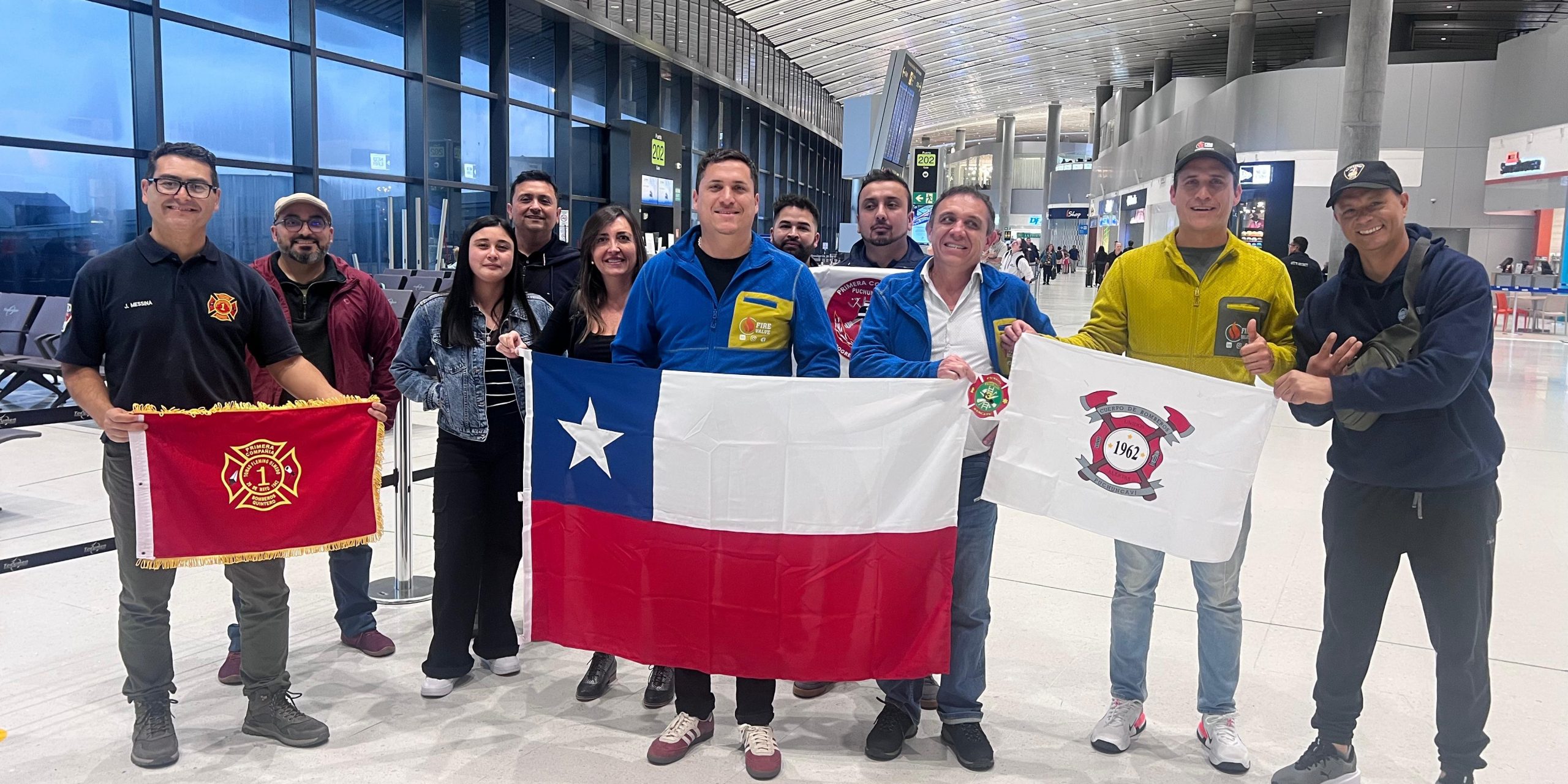 Bomberos de tres comunas en conjunto con trabajadores de Gasmar se capacitan en técnicas de vanguardia contra incendios en Texas, Estados Unidos
